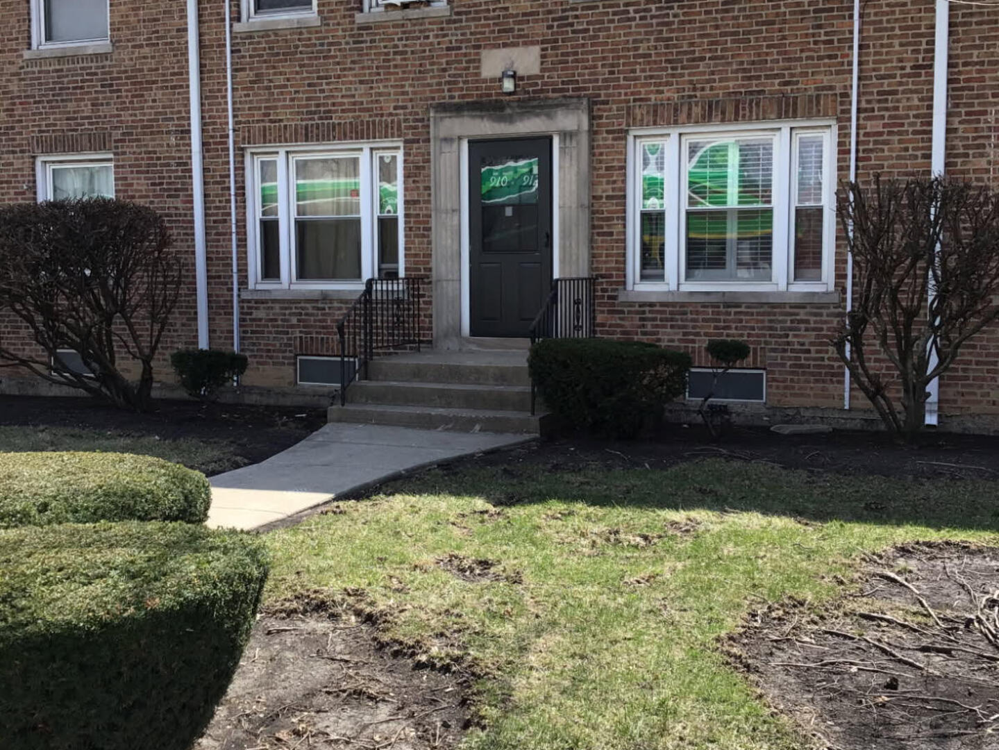 912 W Roosevelt Road #1, Broadview, IL 60155