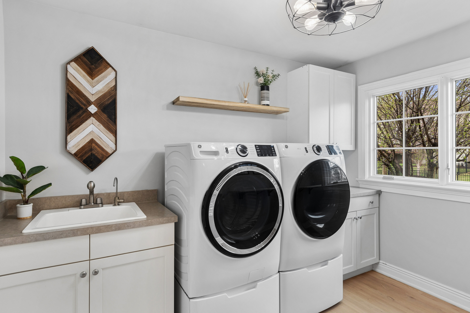 39W553 Sheldon Lane, Geneva, IL 60134