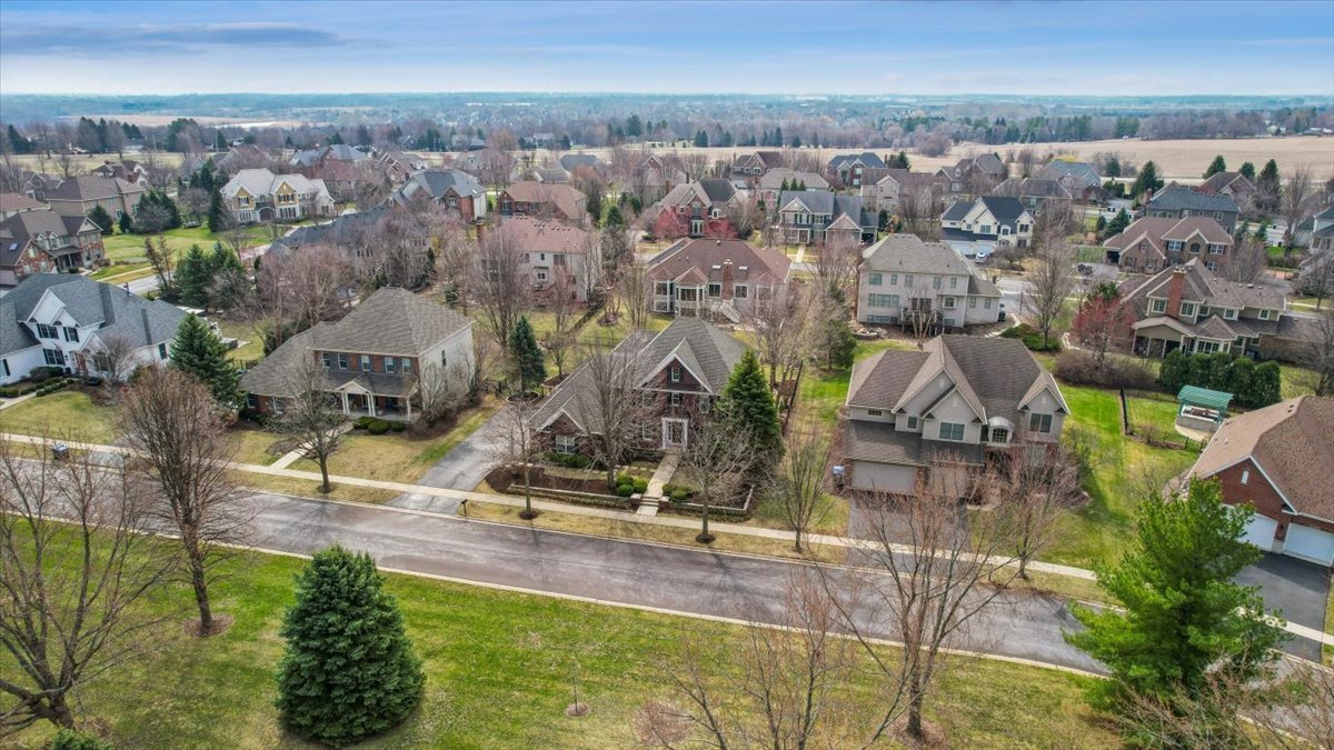 39W553 Sheldon Lane, Geneva, IL 60134