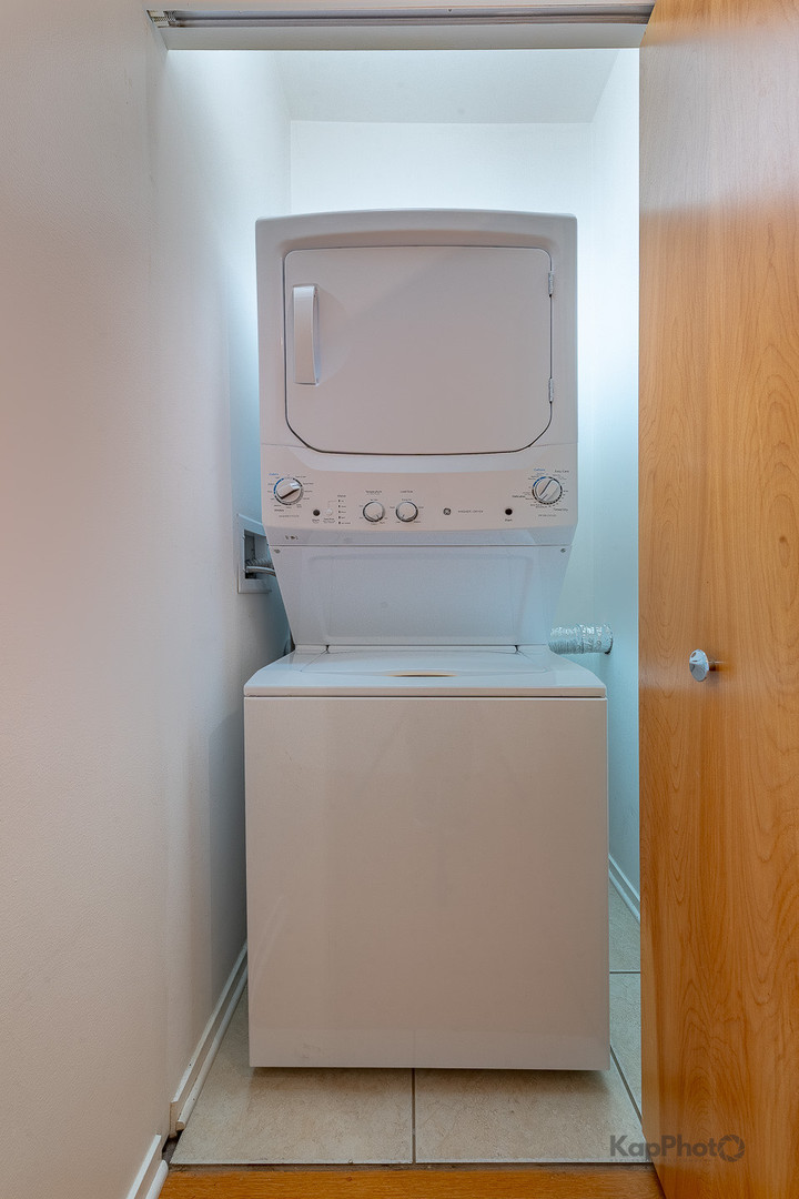 2935 N Clybourn Avenue #301, Chicago, IL 60618