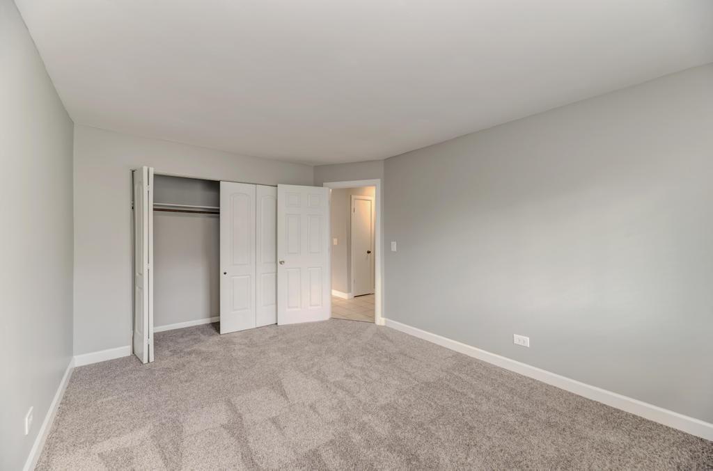 2440 Waterbury Drive #305, Woodridge, IL 60517