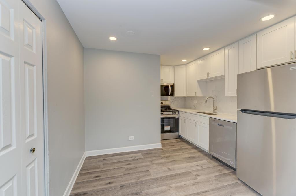 2440 Waterbury Drive #305, Woodridge, IL 60517