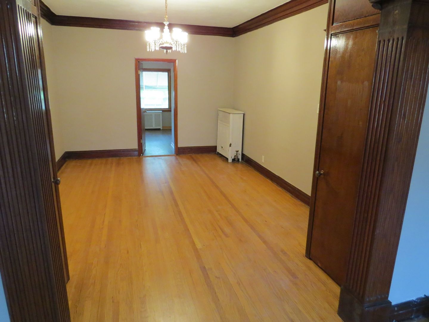 7120 S Eberhart Avenue, Chicago, IL 60619