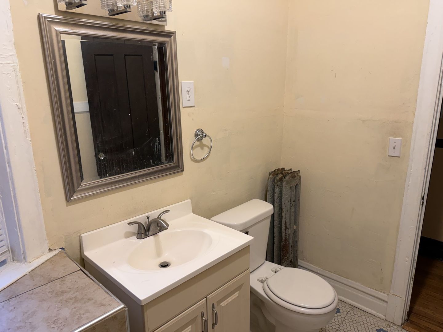 7120 S Eberhart Avenue, Chicago, IL 60619