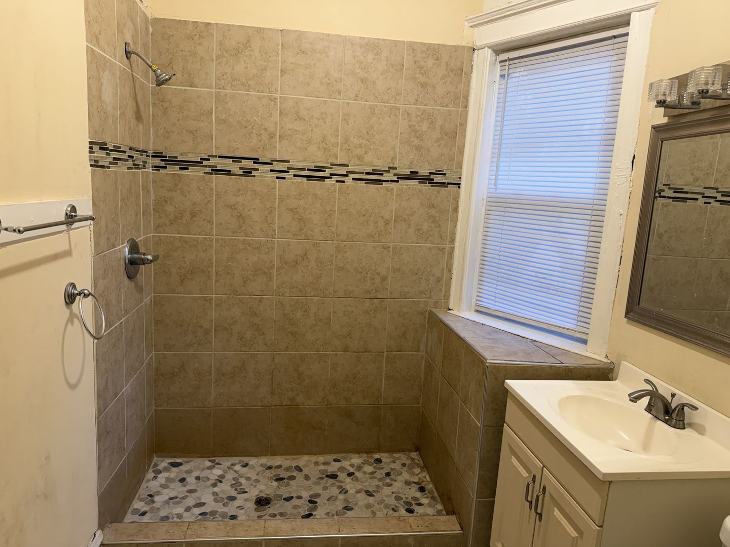 7120 S Eberhart Avenue, Chicago, IL 60619