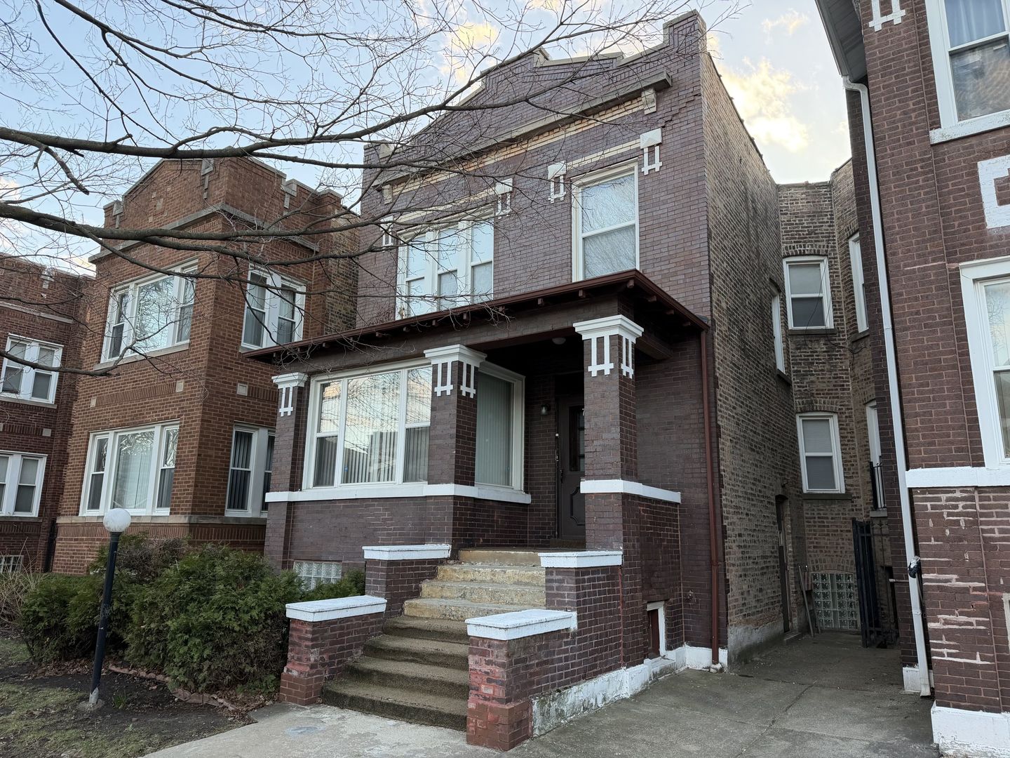 7120 S Eberhart Avenue, Chicago, IL 60619