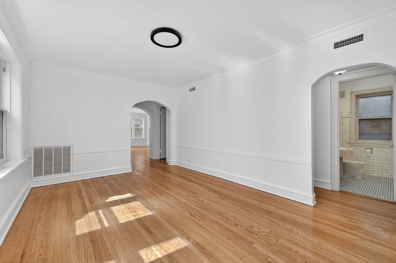 6117 N Washtenaw Avenue, Chicago, IL 60659