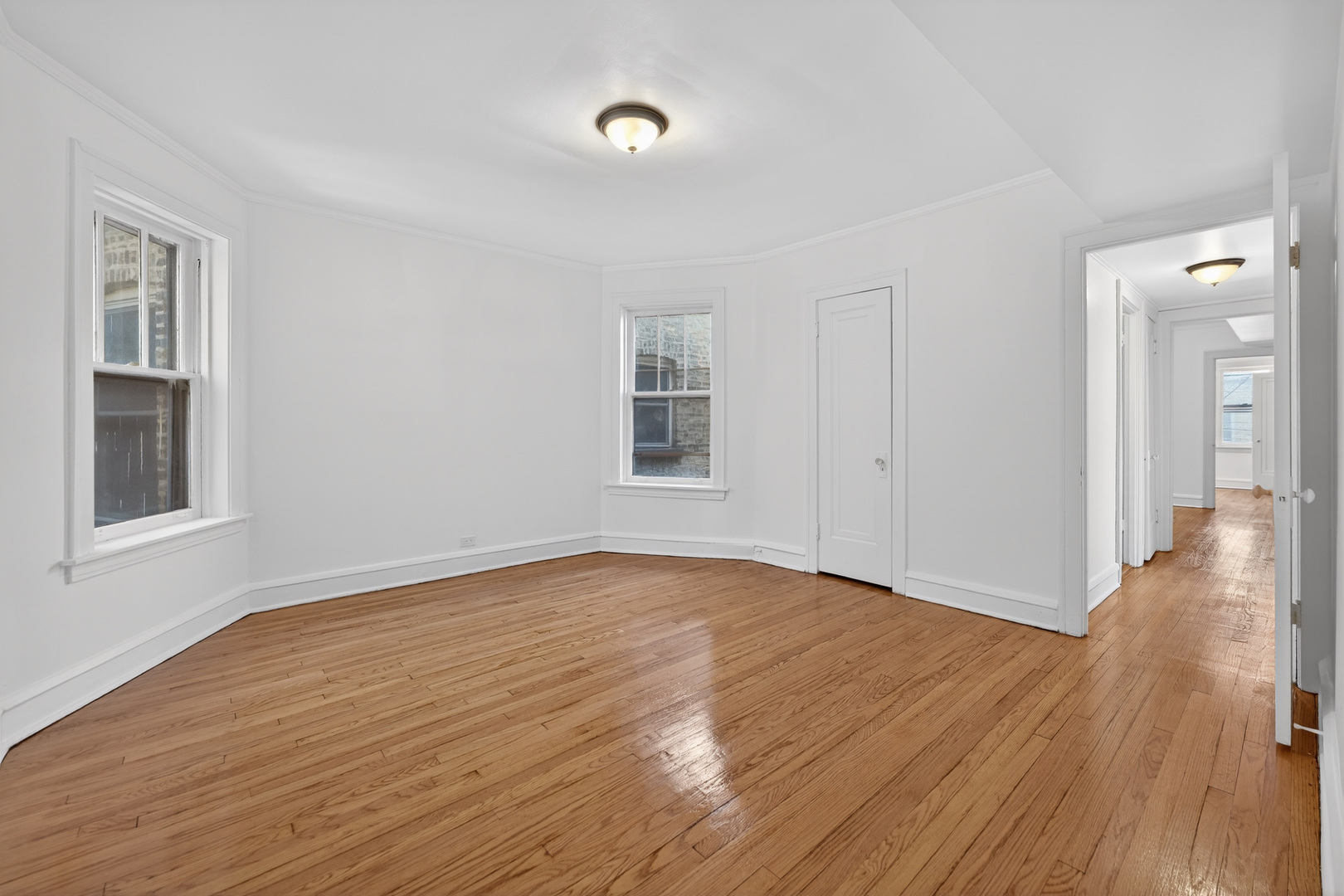 6117 N Washtenaw Avenue, Chicago, IL 60659