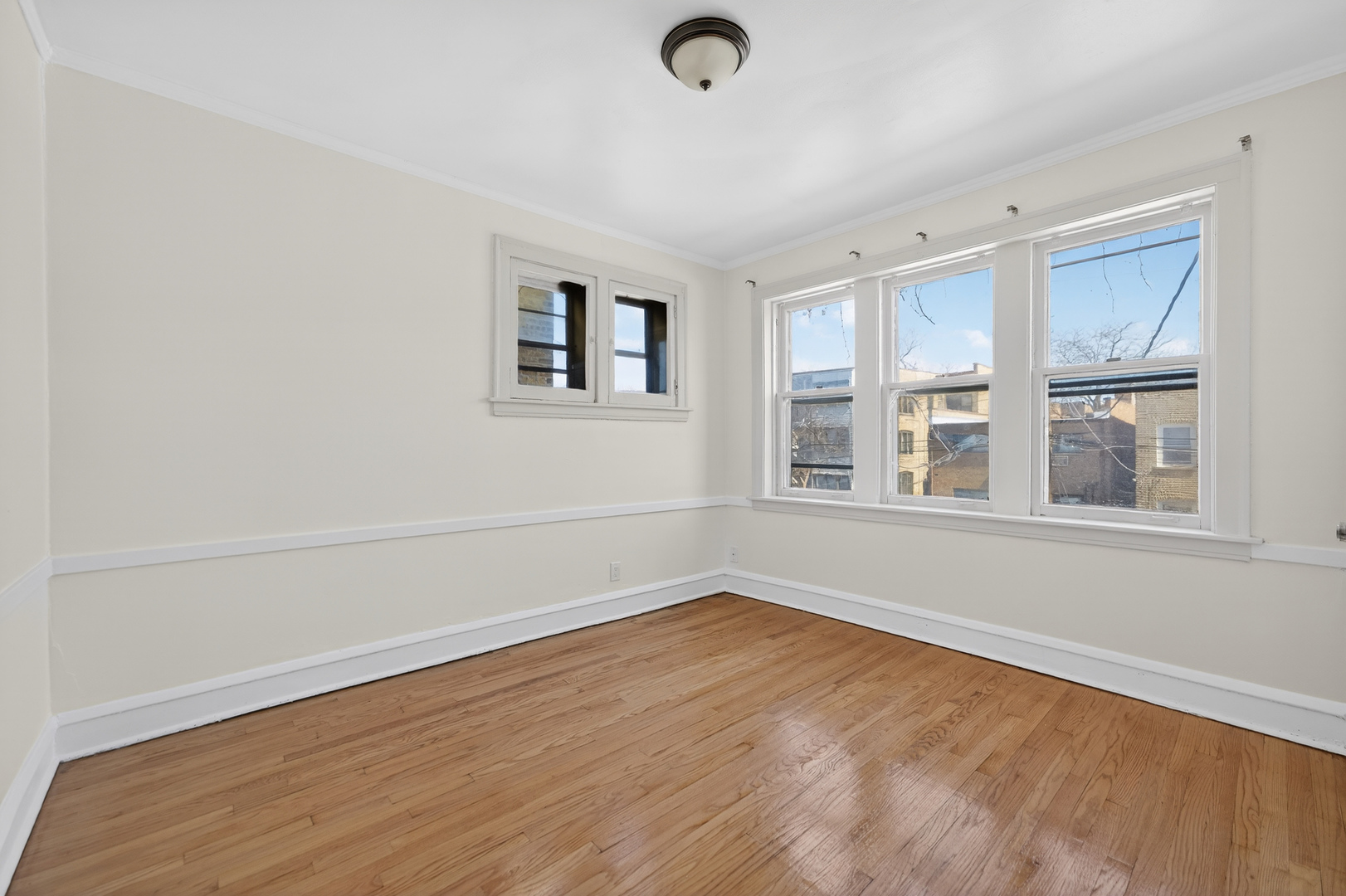 6117 N Washtenaw Avenue, Chicago, IL 60659