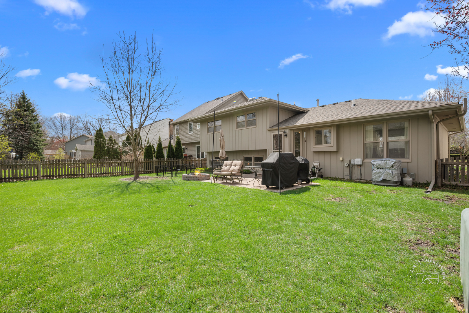 2512 Leach Drive, Naperville, IL 60564