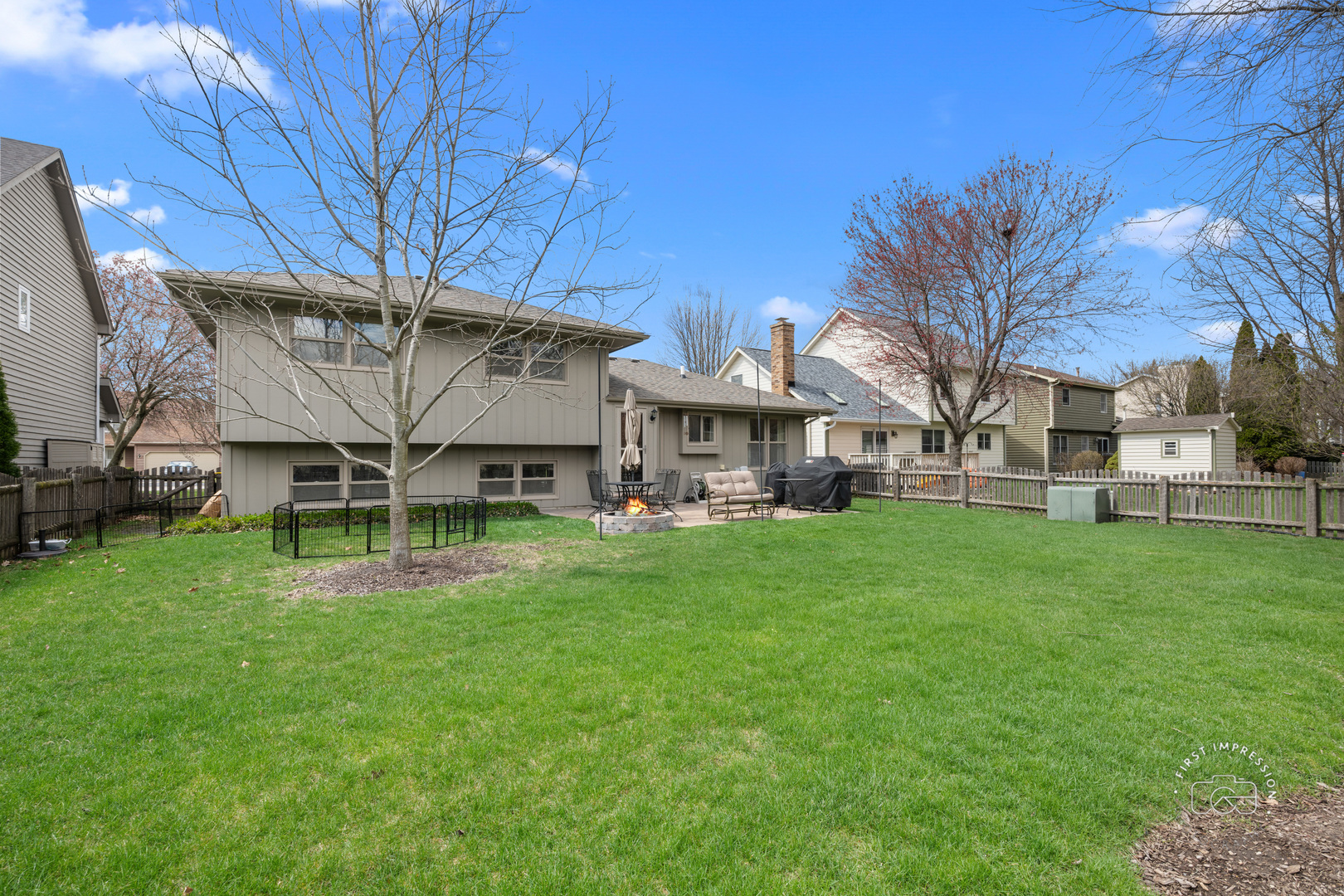 2512 Leach Drive, Naperville, IL 60564
