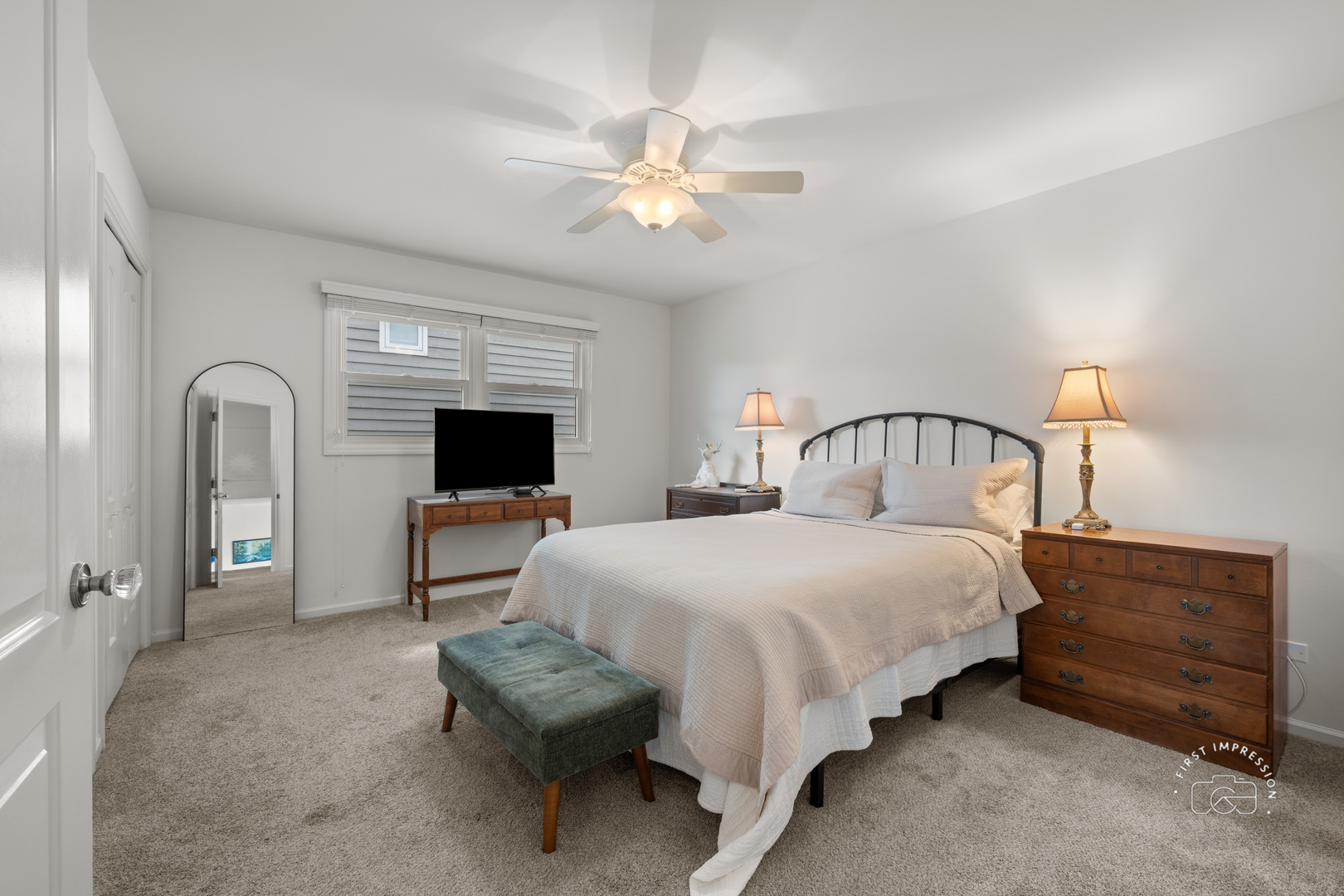 2512 Leach Drive, Naperville, IL 60564