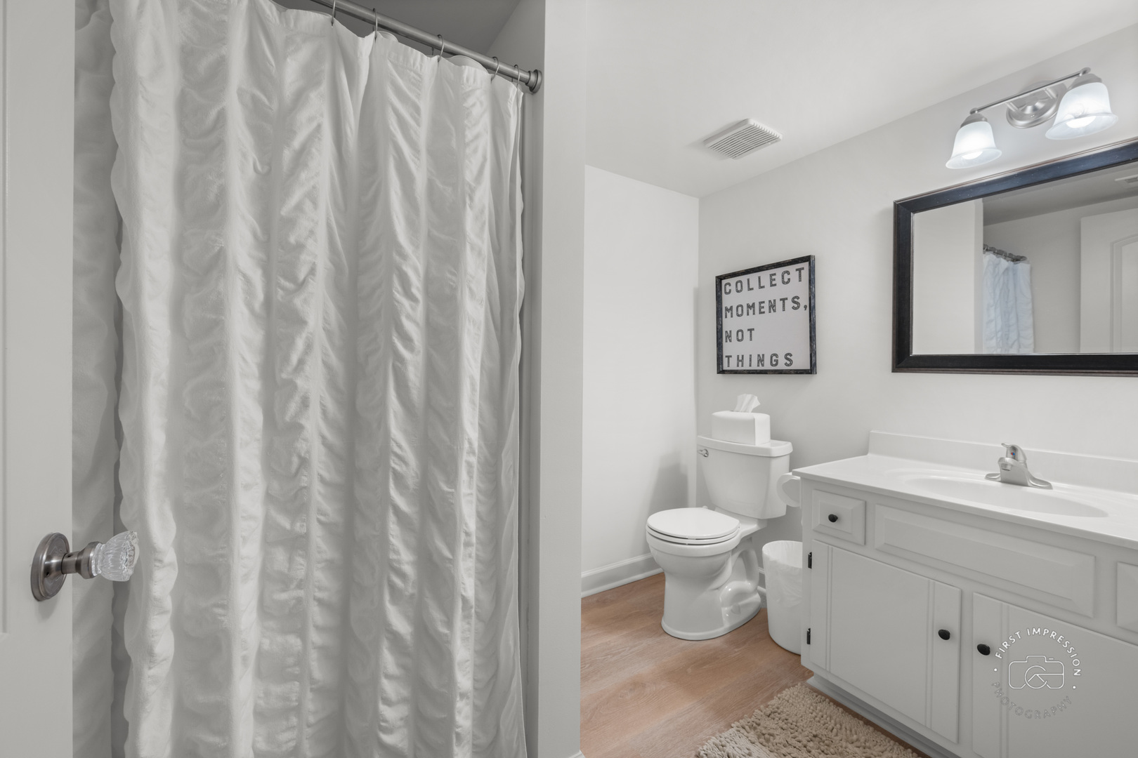 2512 Leach Drive, Naperville, IL 60564