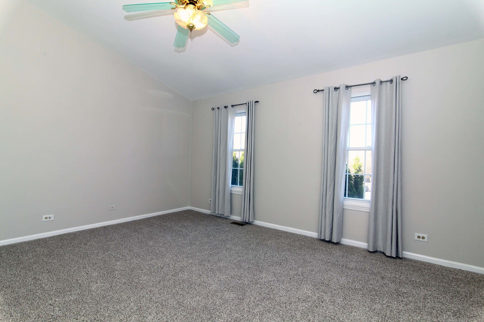 1833 Barnhill Drive, Mundelein, IL 60060