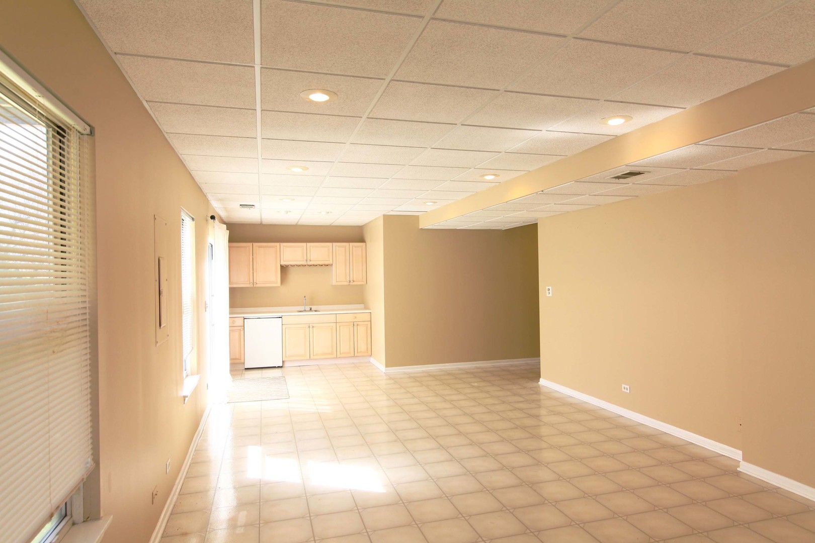 1833 Barnhill Drive, Mundelein, IL 60060