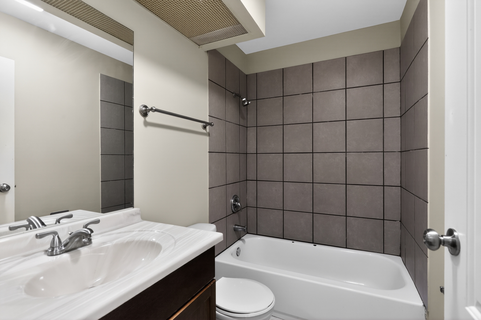 193 Jeffrey Lane, Bolingbrook, IL 60440