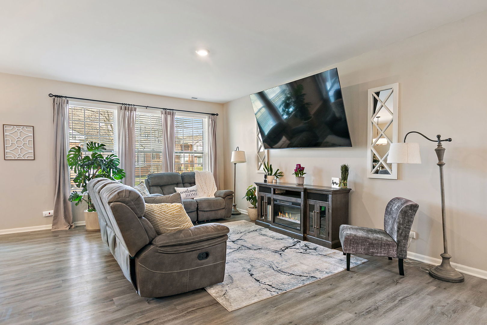 1204 Draper Road, McHenry, IL 60050