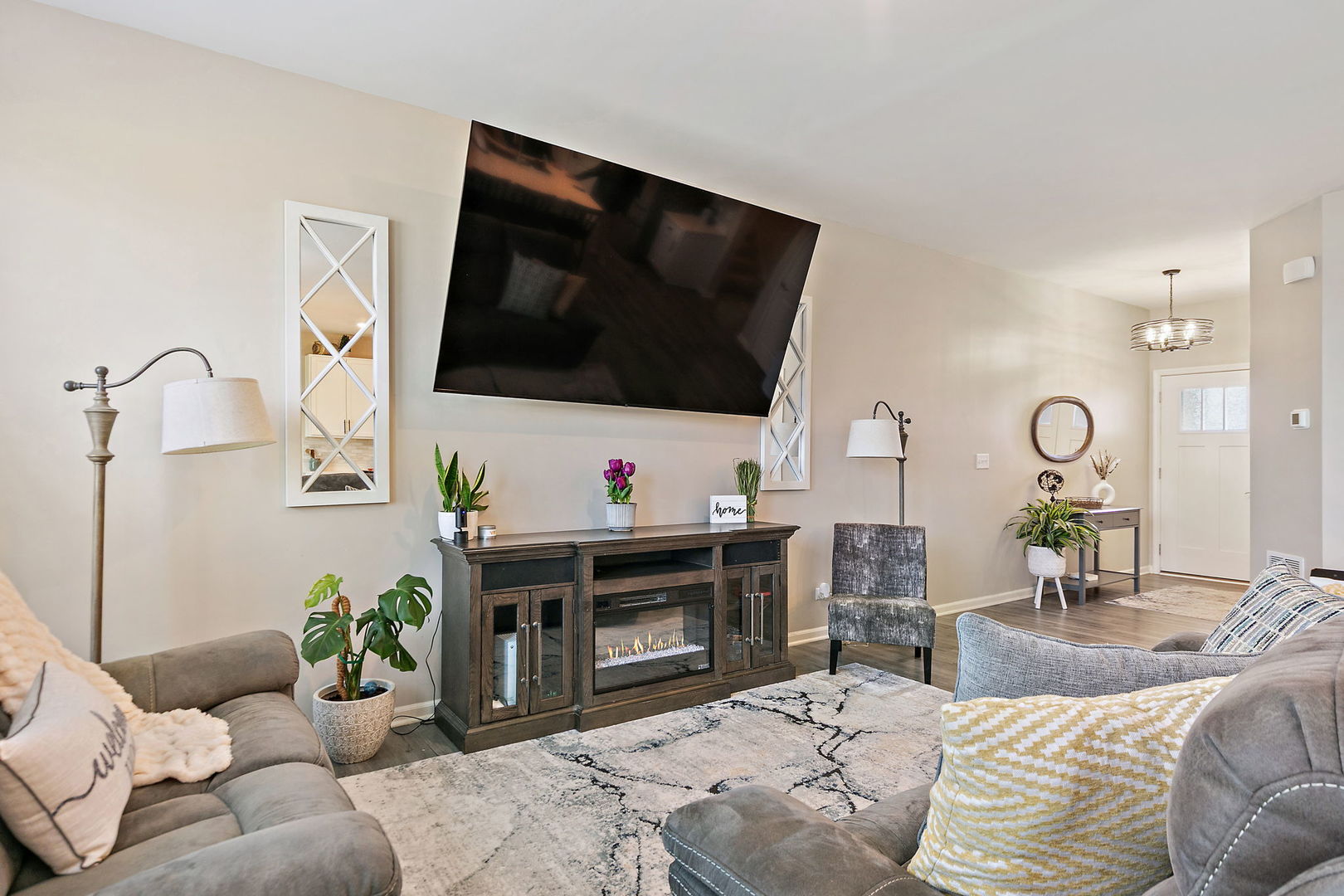 1204 Draper Road, McHenry, IL 60050