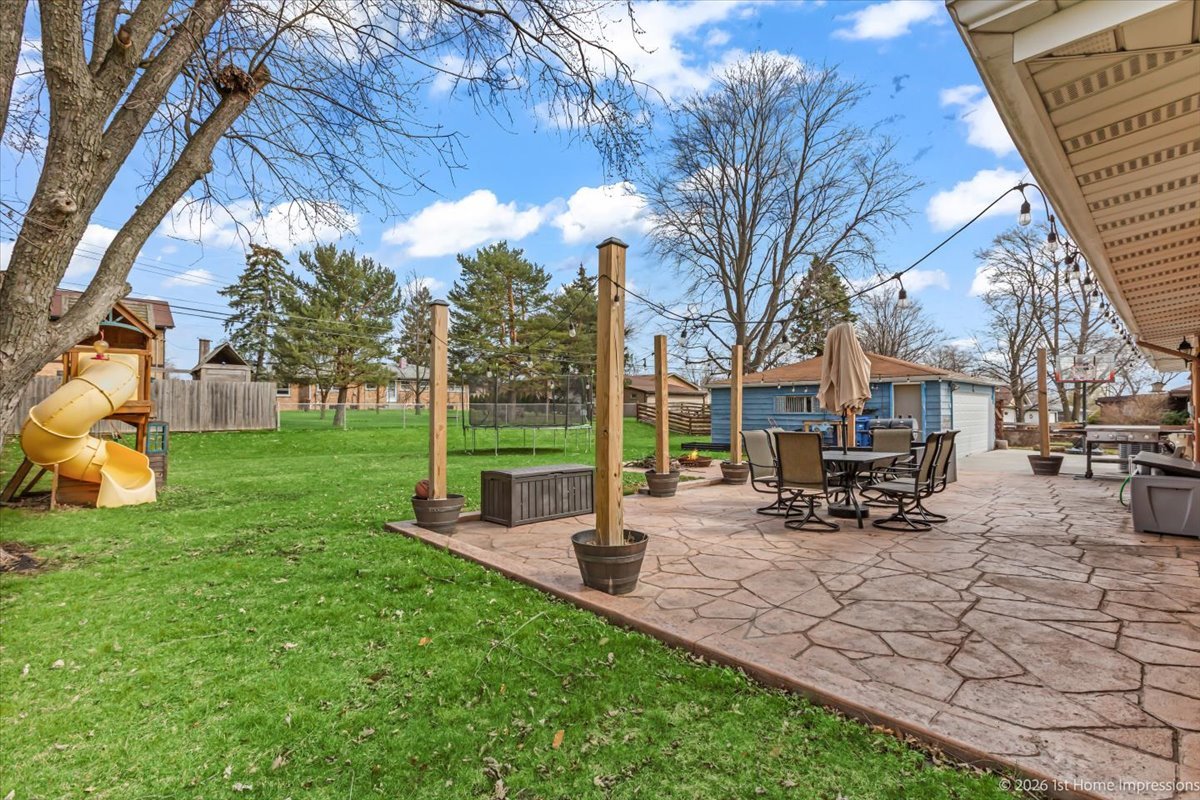 8836 W 93rd Place, Hickory Hills, IL 60457