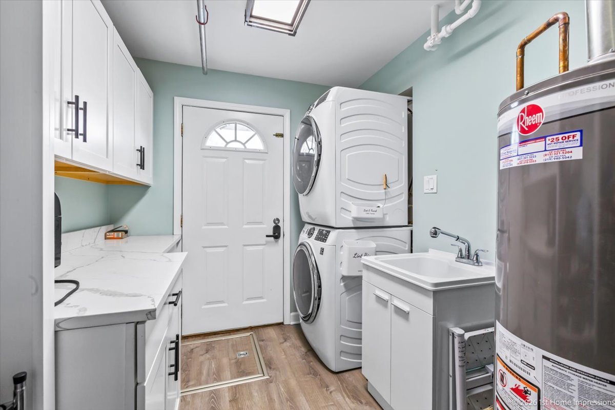 8836 W 93rd Place, Hickory Hills, IL 60457