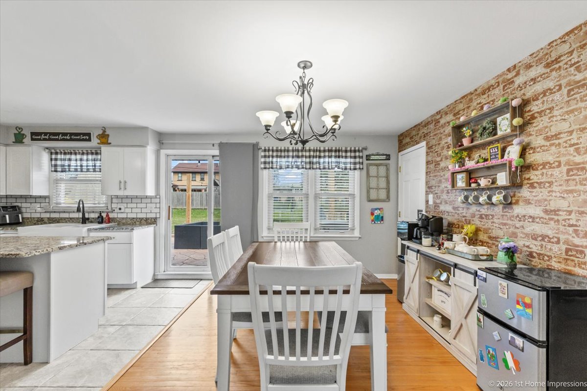 8836 W 93rd Place, Hickory Hills, IL 60457