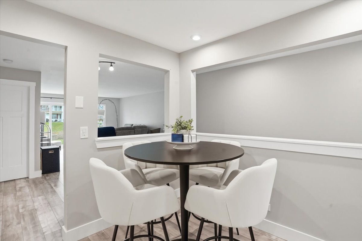 7 Adams Court #A, Streamwood, IL 60107