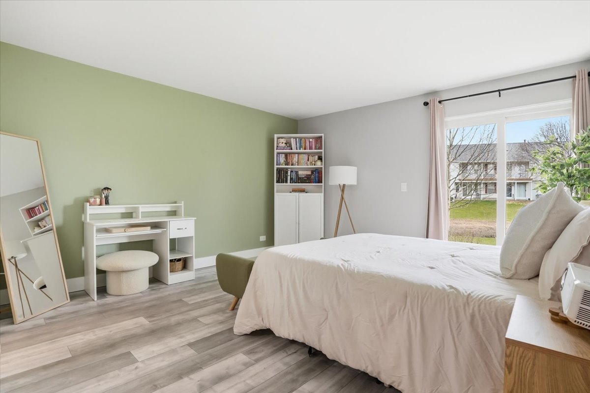 7 Adams Court #A, Streamwood, IL 60107