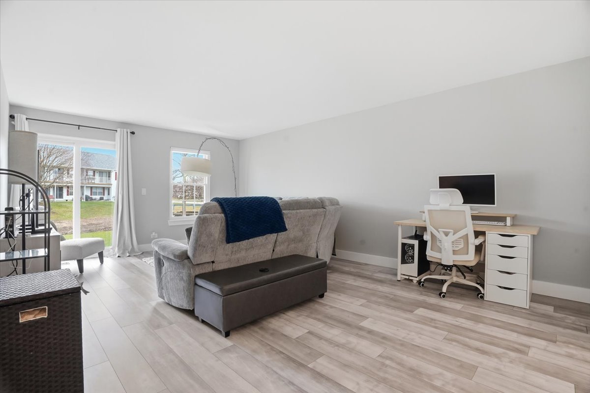 7 Adams Court #A, Streamwood, IL 60107