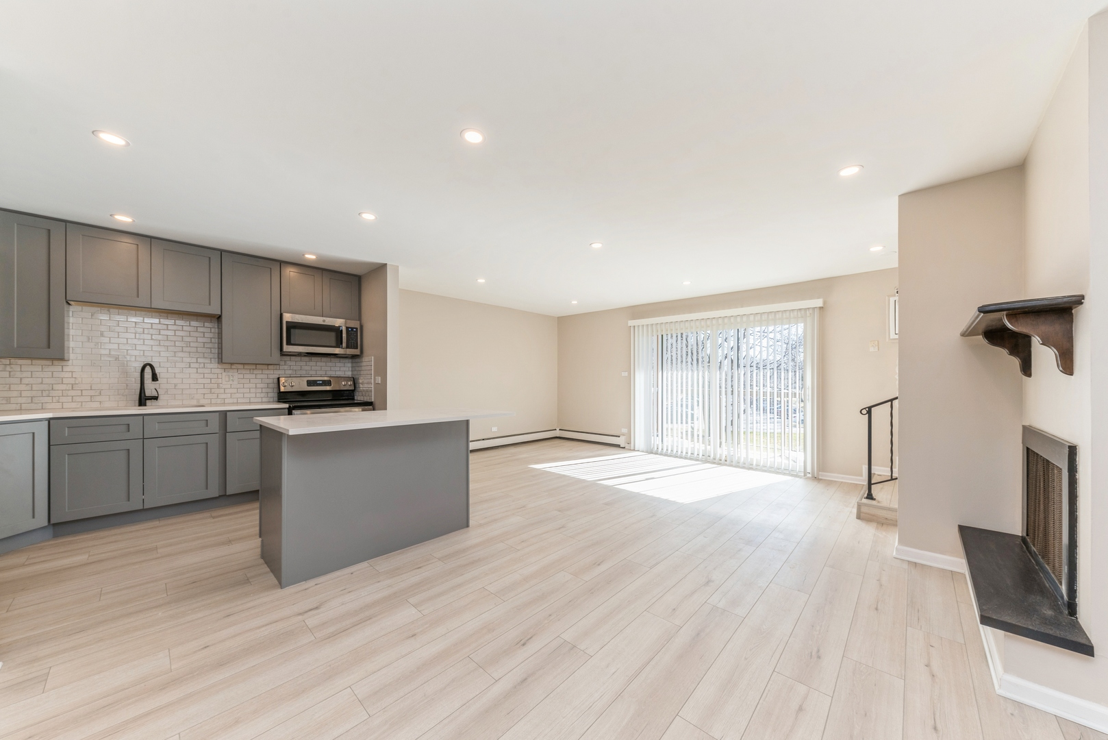 751 S Dwyer Avenue #D, Arlington Heights, IL 60005