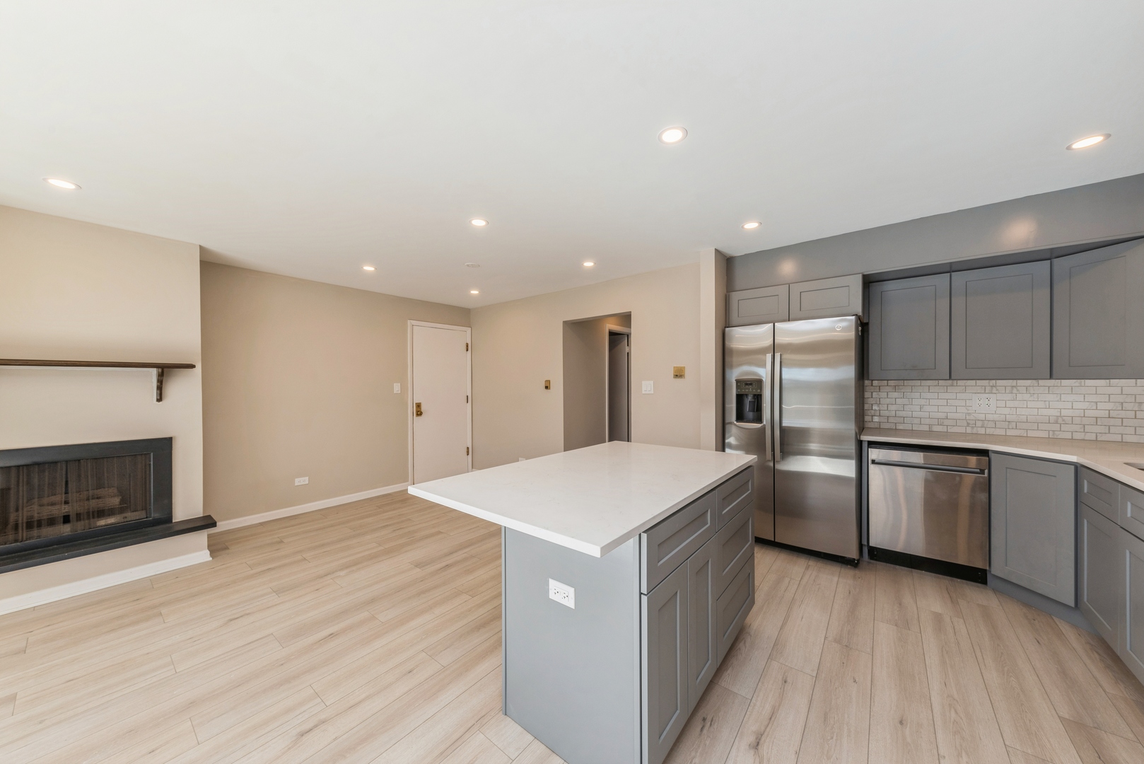 751 S Dwyer Avenue #D, Arlington Heights, IL 60005