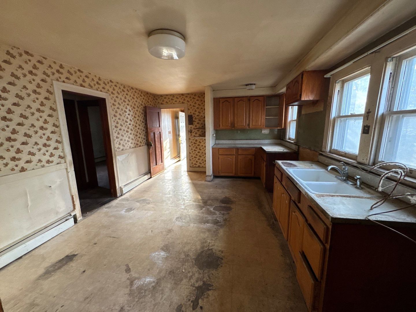 1115 Wadsworth Avenue, North Chicago, IL 60064