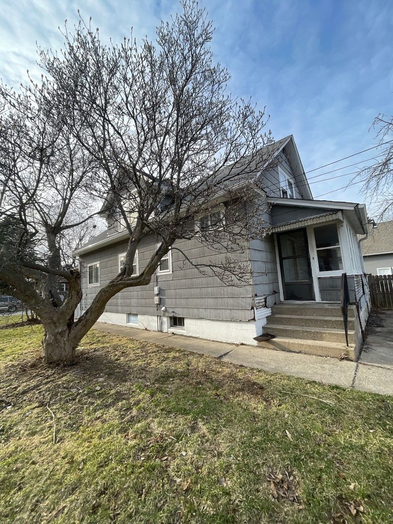 1115 Wadsworth Avenue, North Chicago, IL 60064