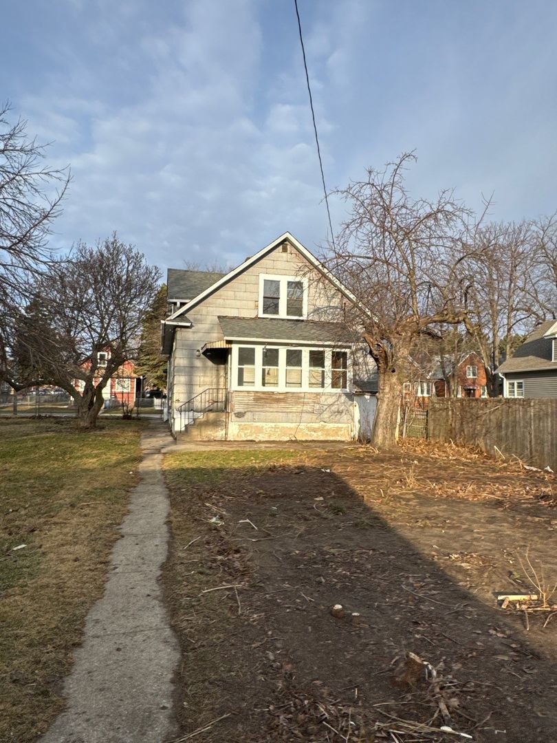 1115 Wadsworth Avenue, North Chicago, IL 60064
