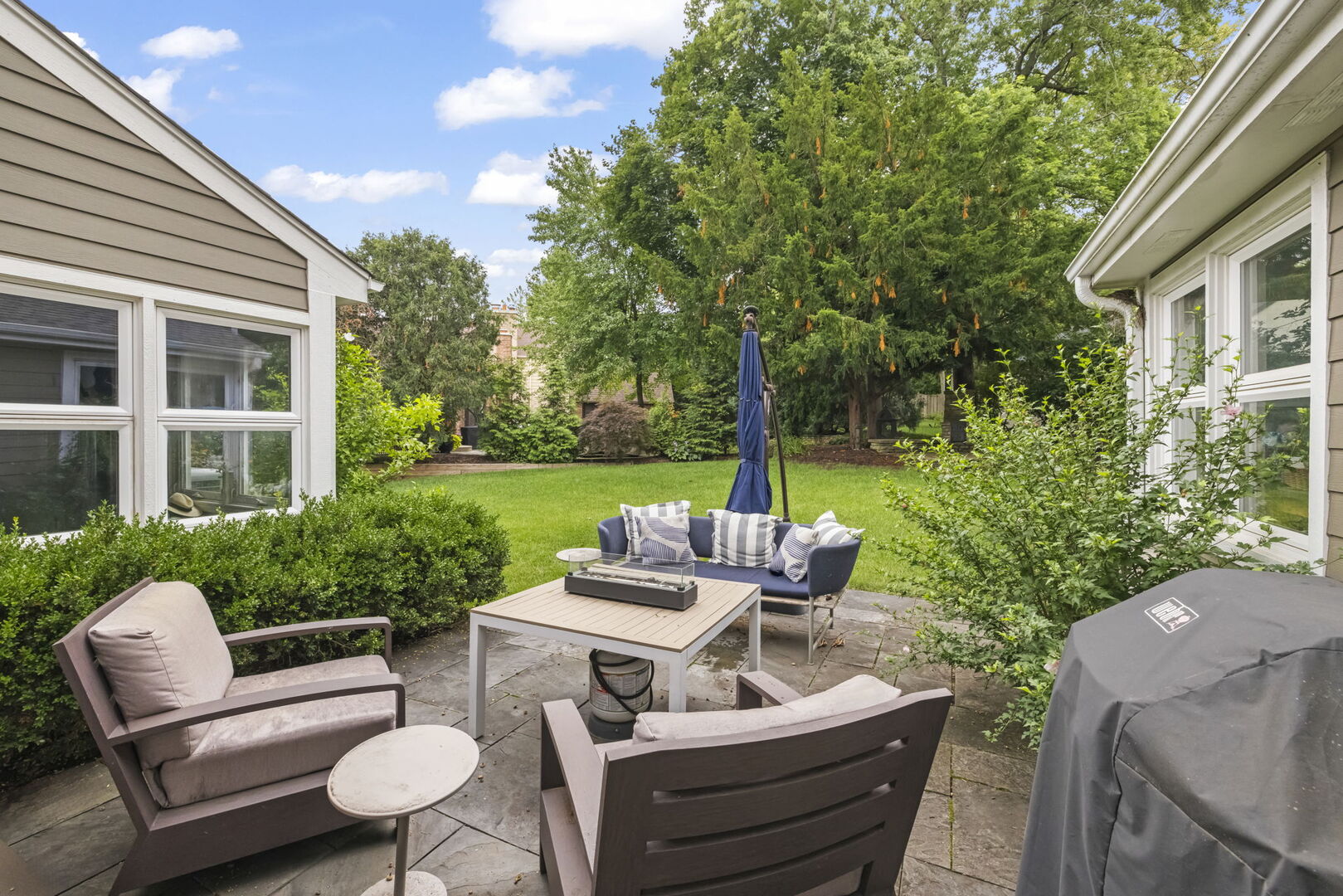 255 CREST Road, Glen Ellyn, IL 60137