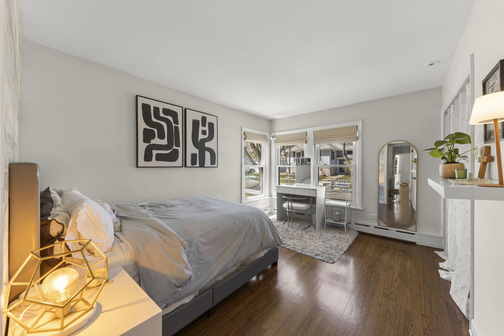 255 CREST Road, Glen Ellyn, IL 60137