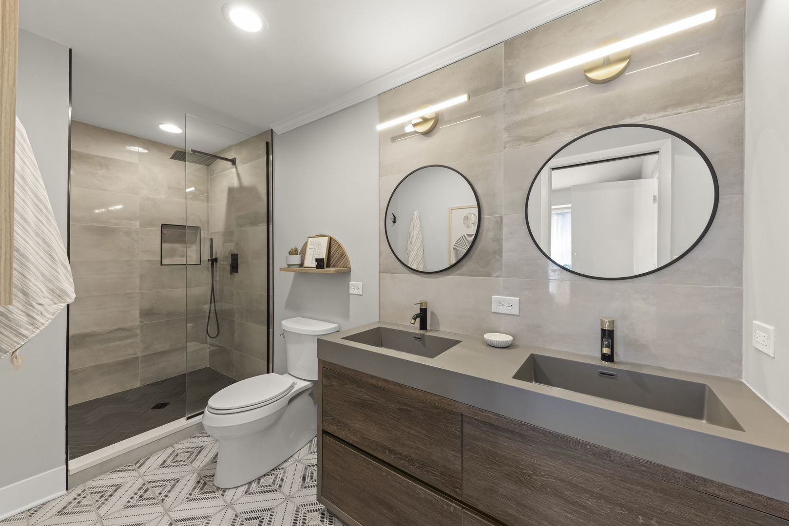 255 CREST Road, Glen Ellyn, IL 60137