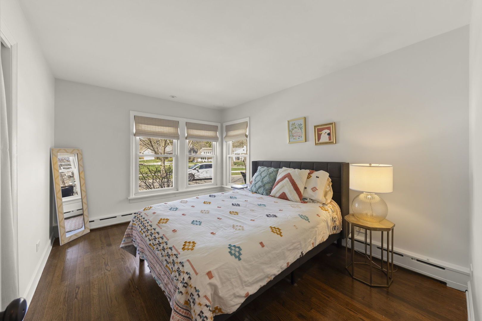 255 CREST Road, Glen Ellyn, IL 60137