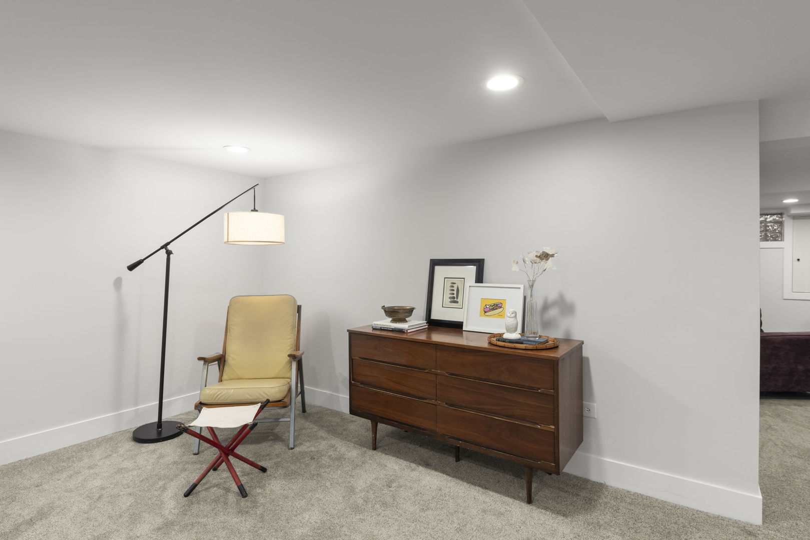 255 CREST Road, Glen Ellyn, IL 60137