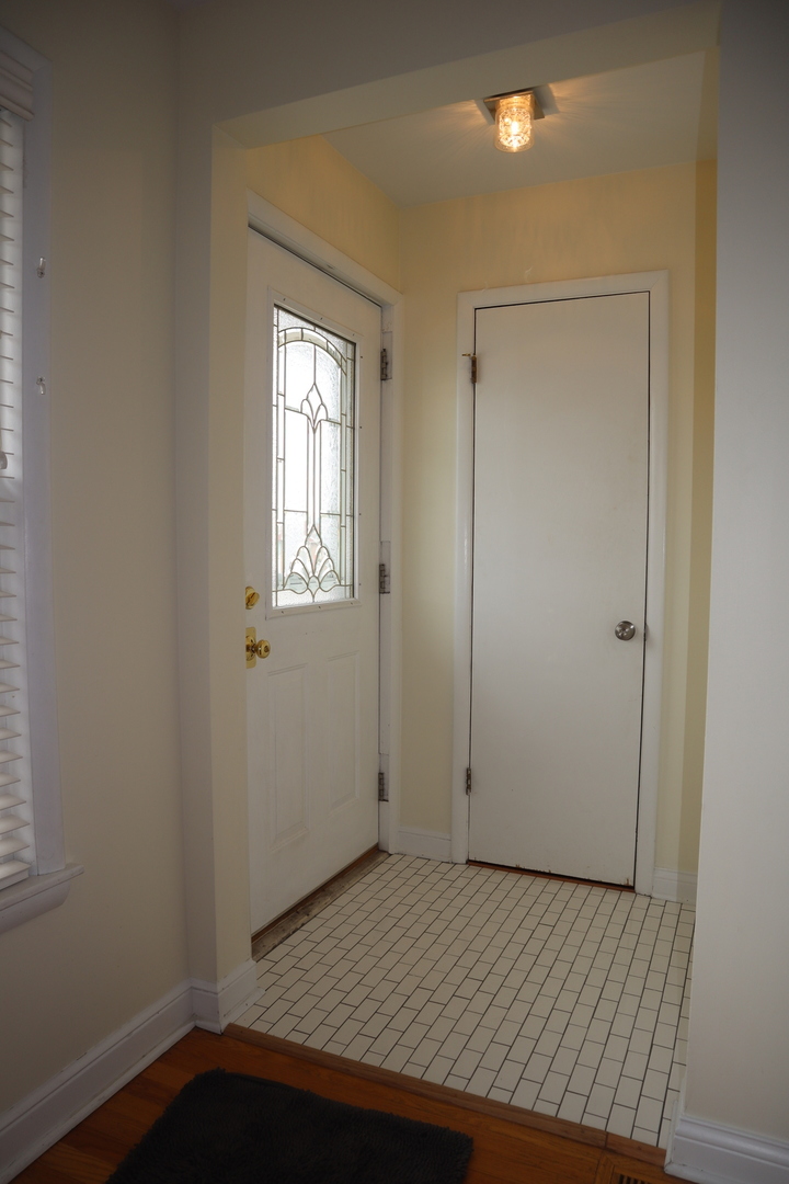 3112 W 101st Place, Evergreen Park, IL 60805