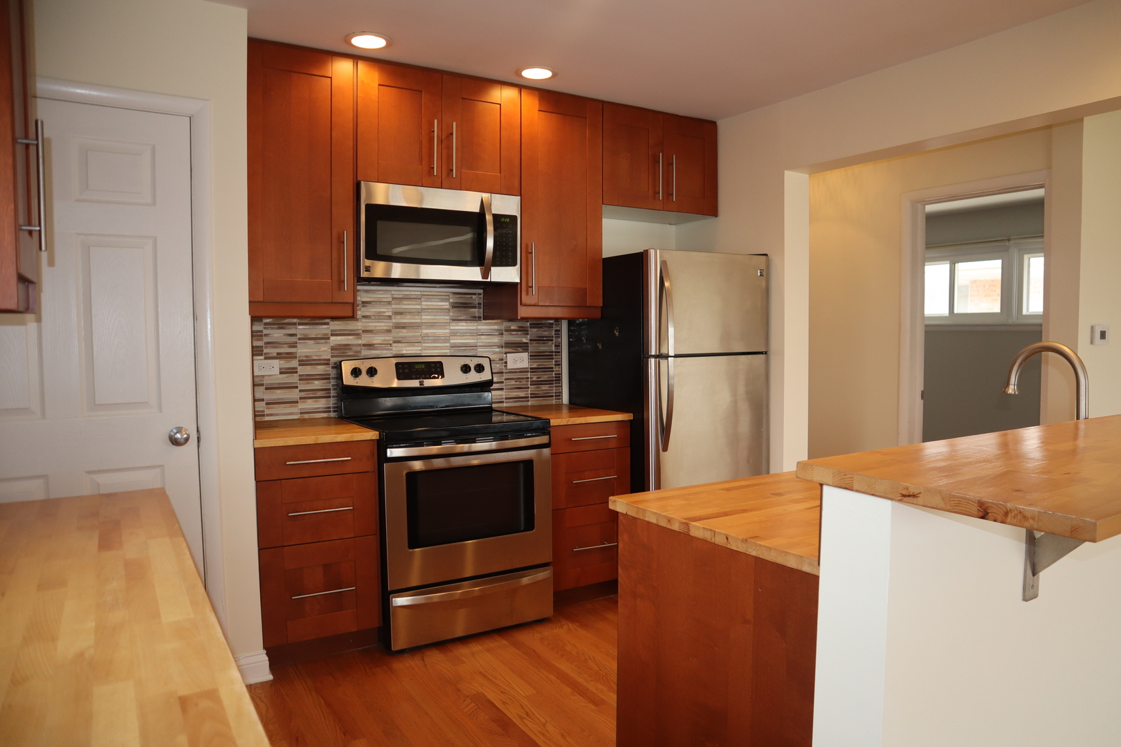 3112 W 101st Place, Evergreen Park, IL 60805