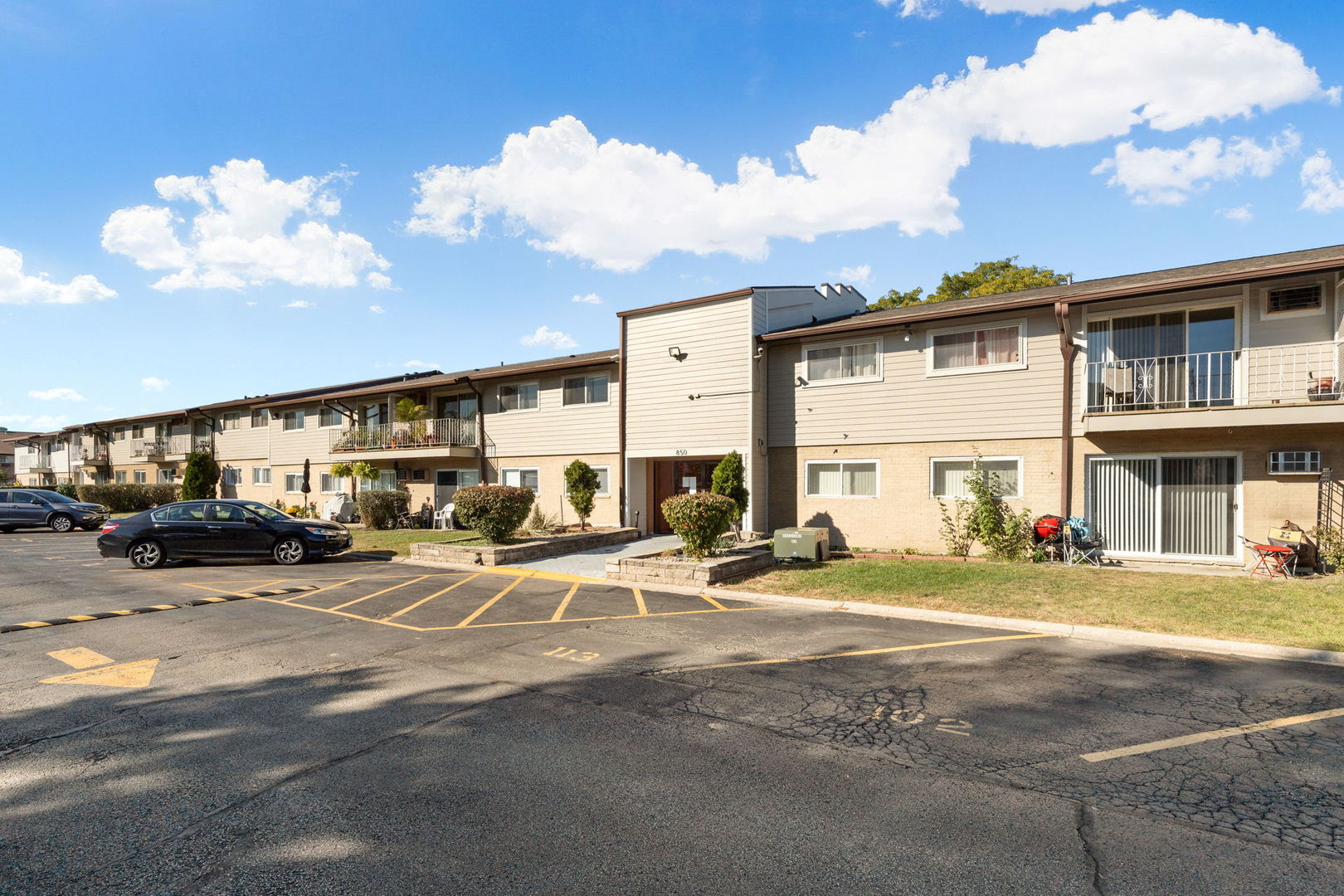 850 E Old Willow Road #108, Prospect Heights, IL 60070