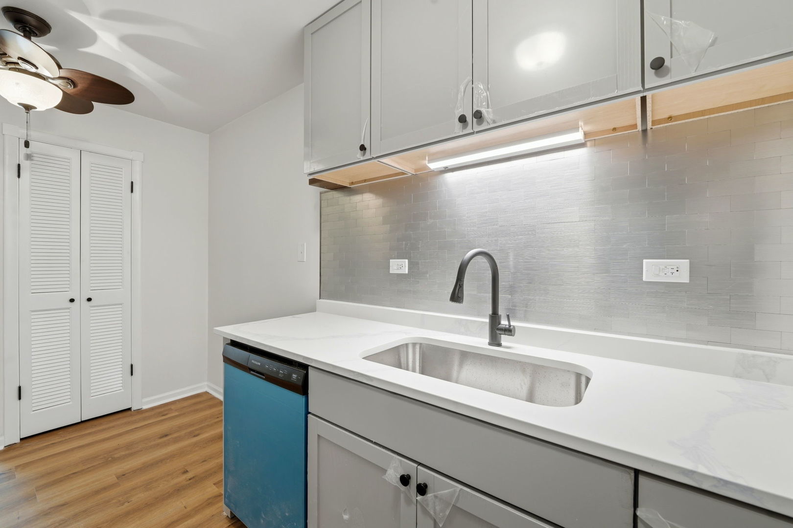 850 E Old Willow Road #108, Prospect Heights, IL 60070