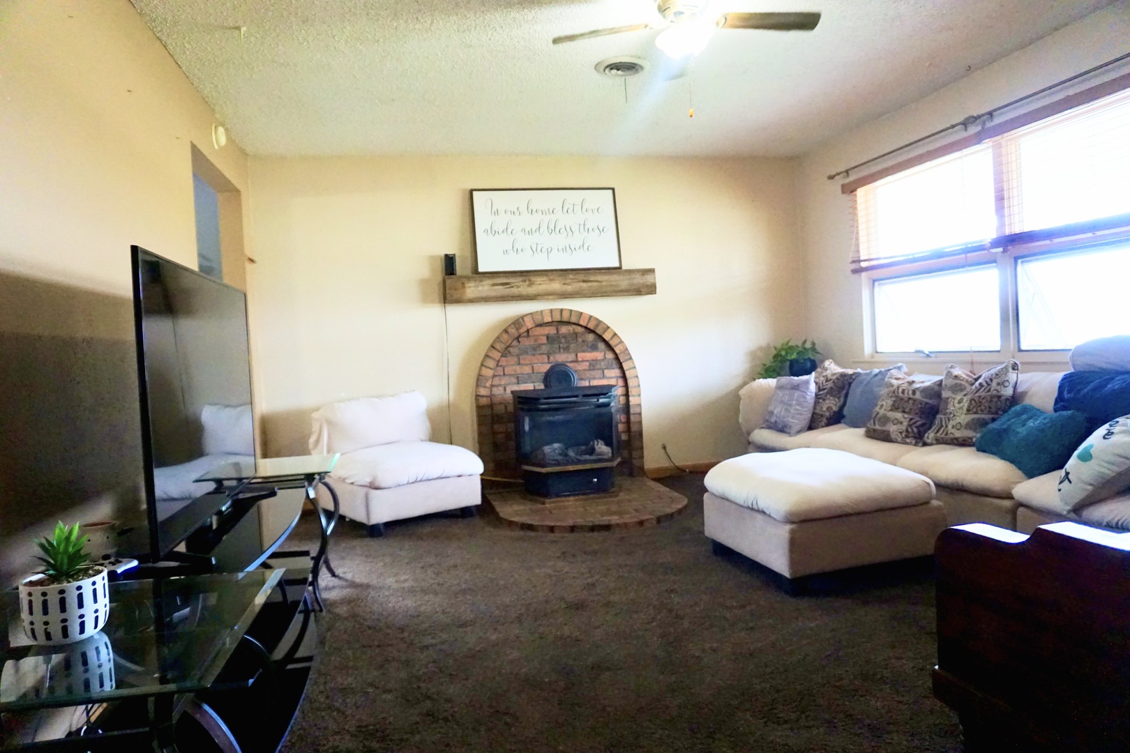 503 S 6th Street, Elkville, IL 62932