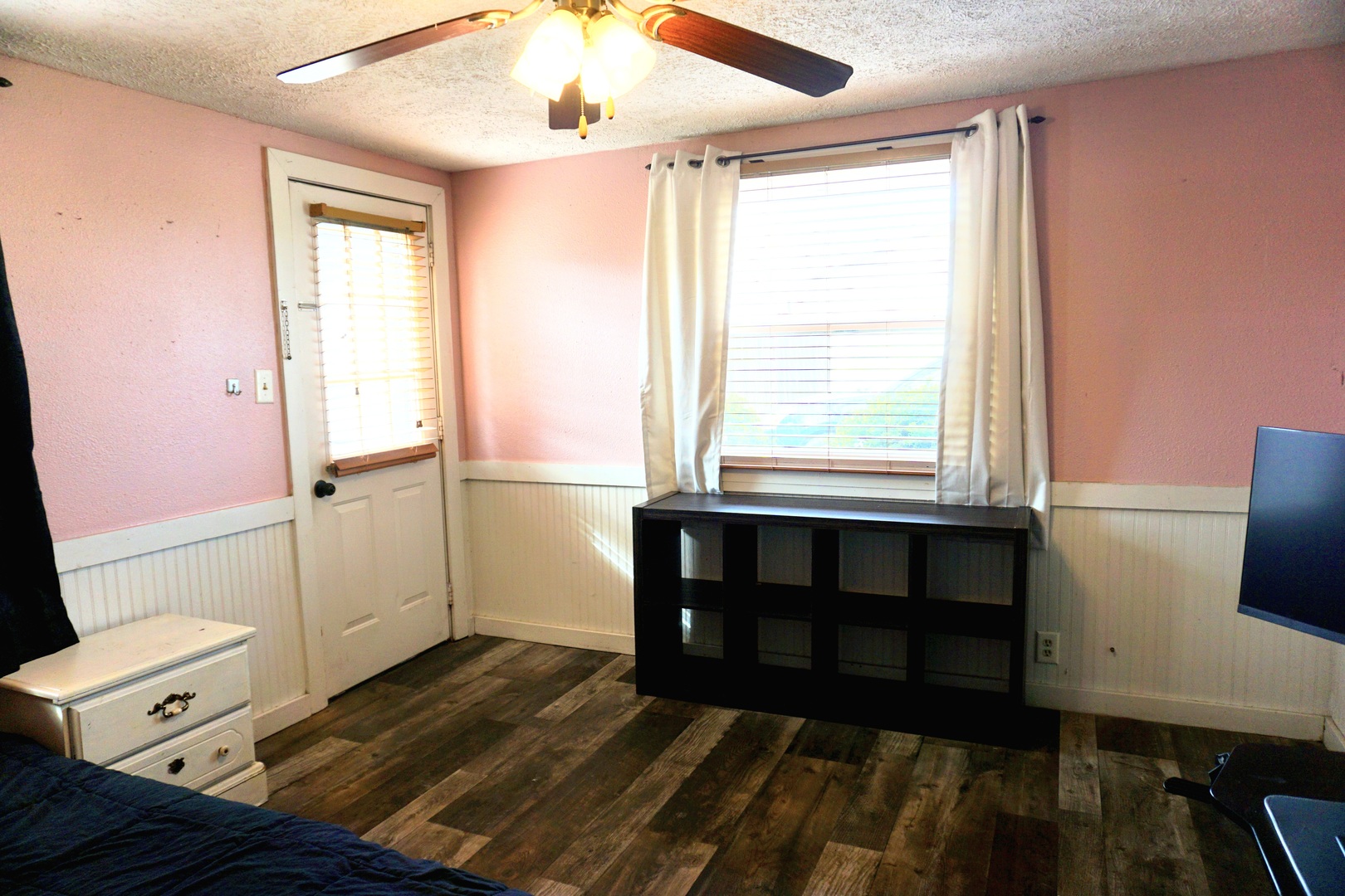 503 S 6th Street, Elkville, IL 62932