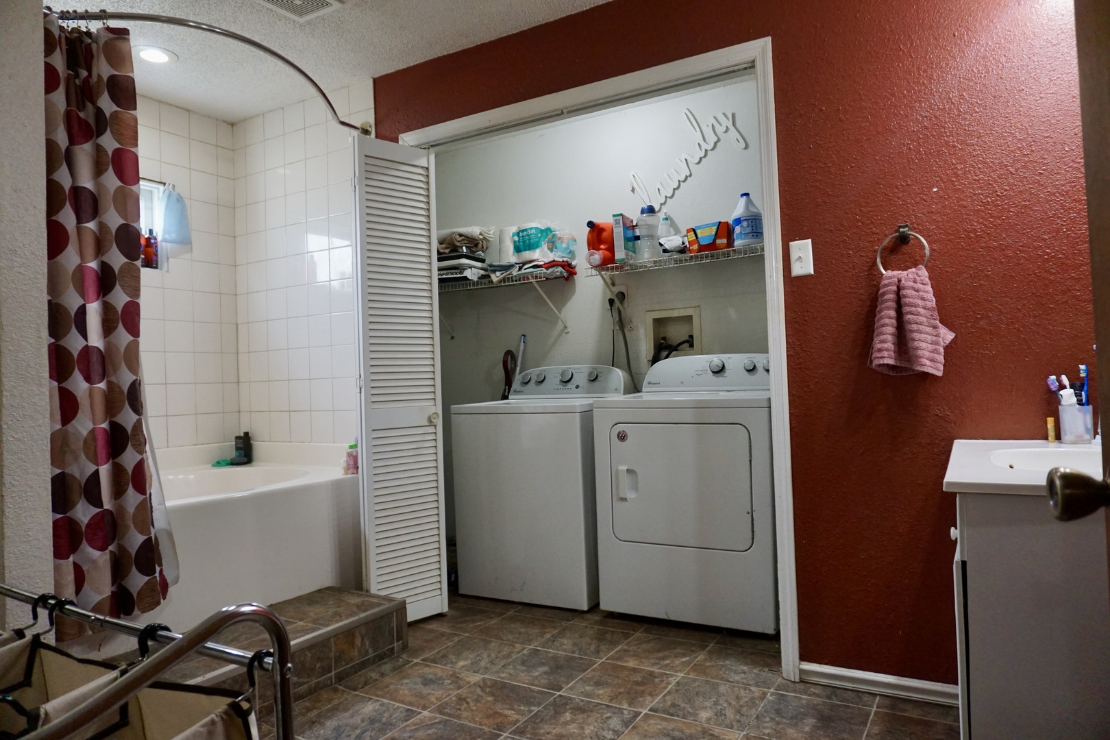 503 S 6th Street, Elkville, IL 62932