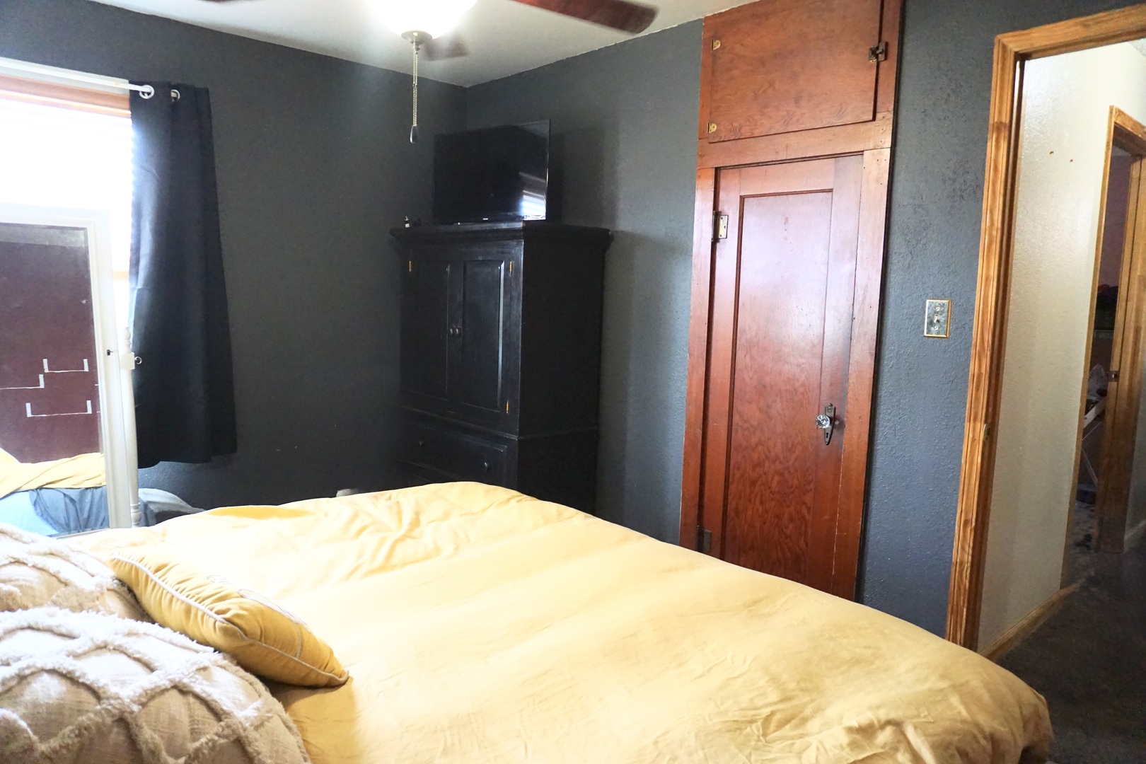 503 S 6th Street, Elkville, IL 62932