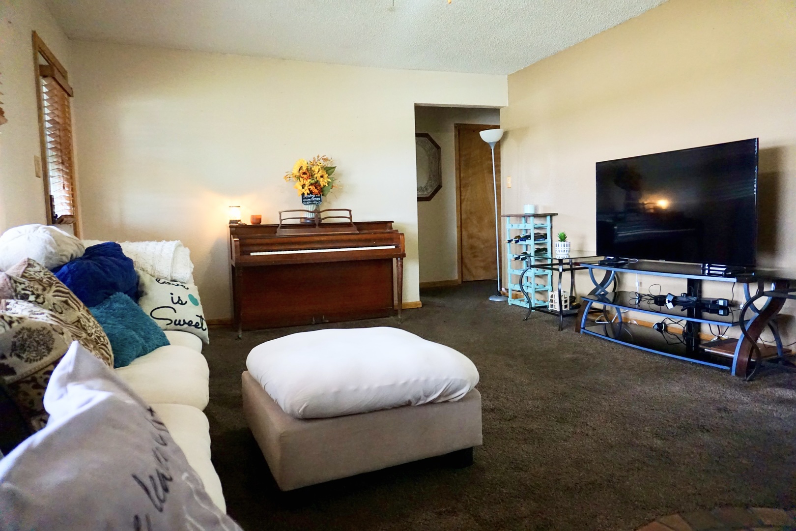 503 S 6th Street, Elkville, IL 62932