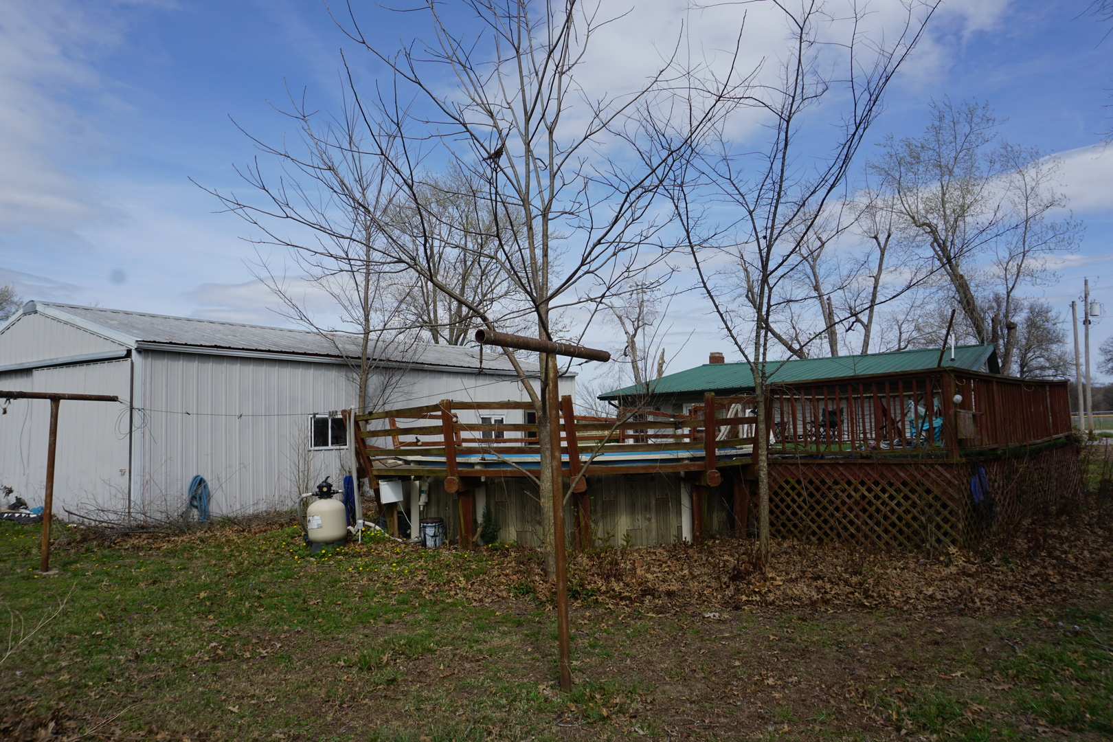 503 S 6th Street, Elkville, IL 62932