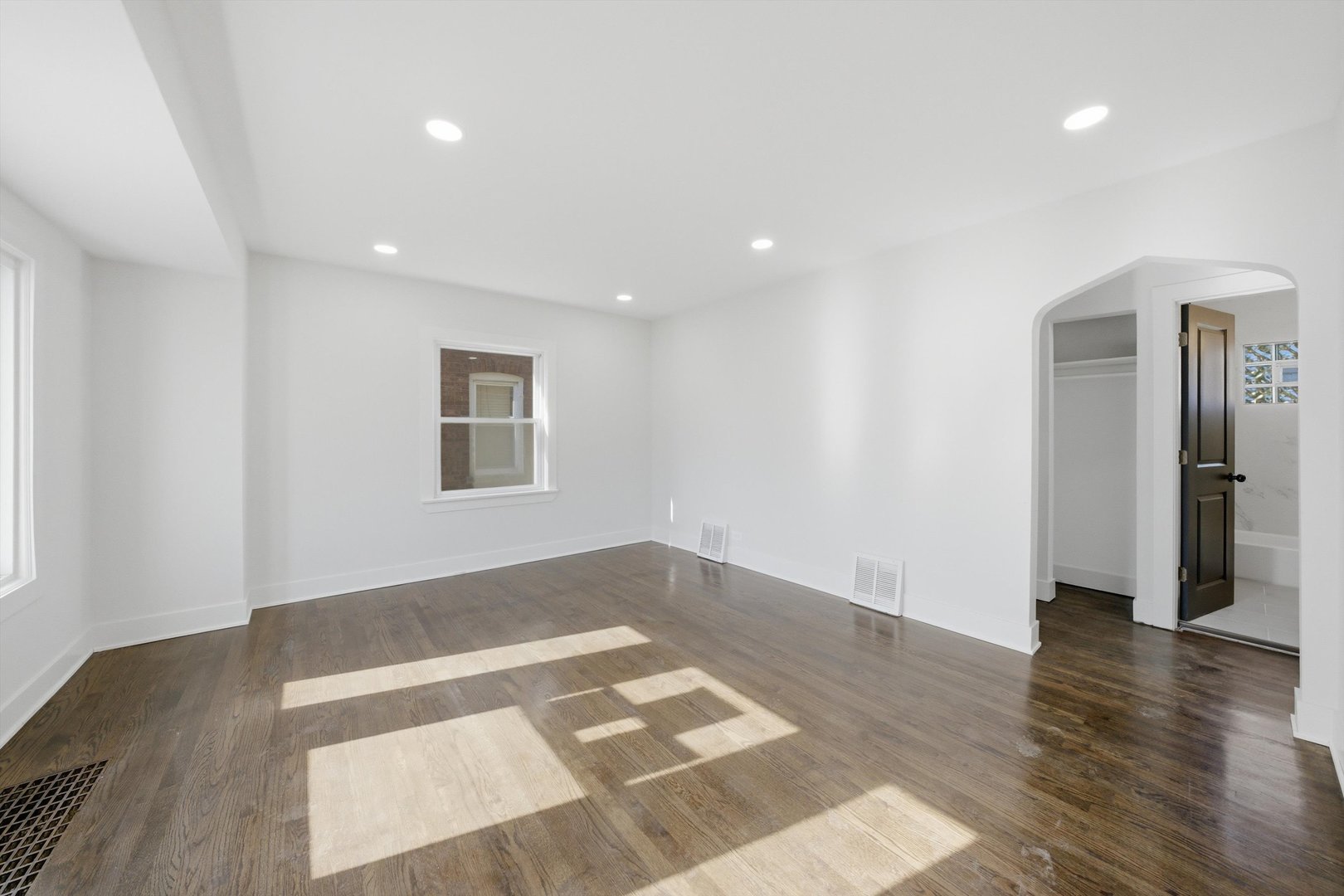 14104 S Clark Street, Riverdale, IL 60827