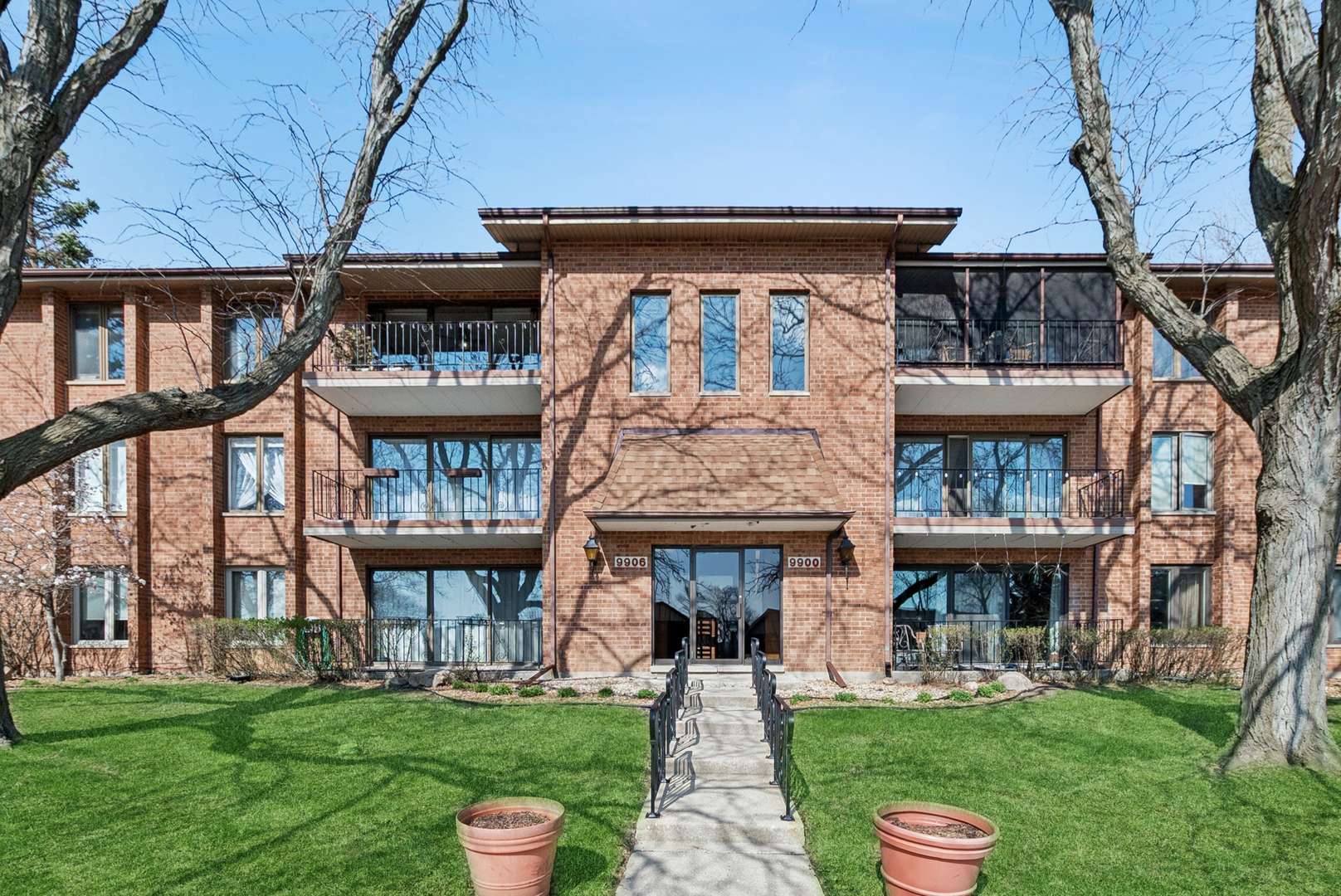 9906 Shady Lane #3SW, Orland Park, IL 60462